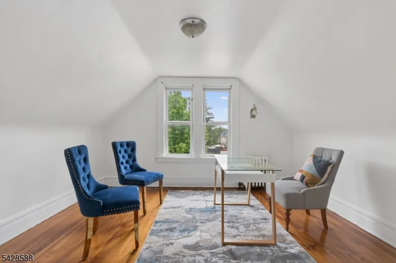 52 Clifford St East Orange City, NJ 07018
