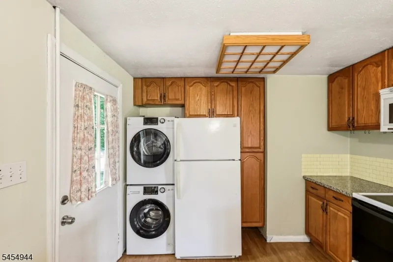 51 Memory Ln Denville, NJ 07834
