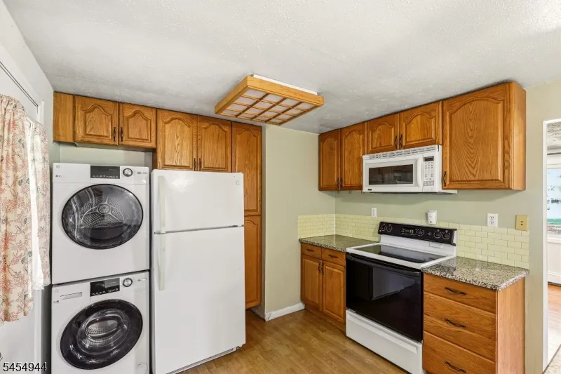 51 Memory Ln Denville, NJ 07834