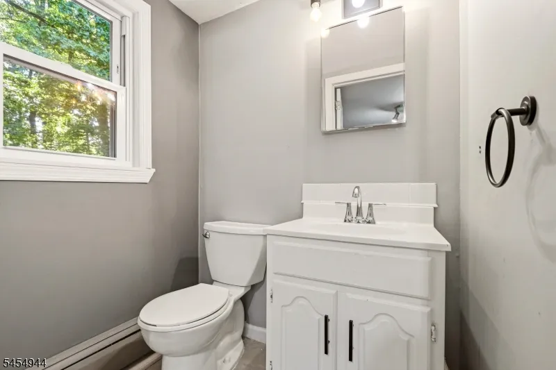 51 Memory Ln Denville, NJ 07834