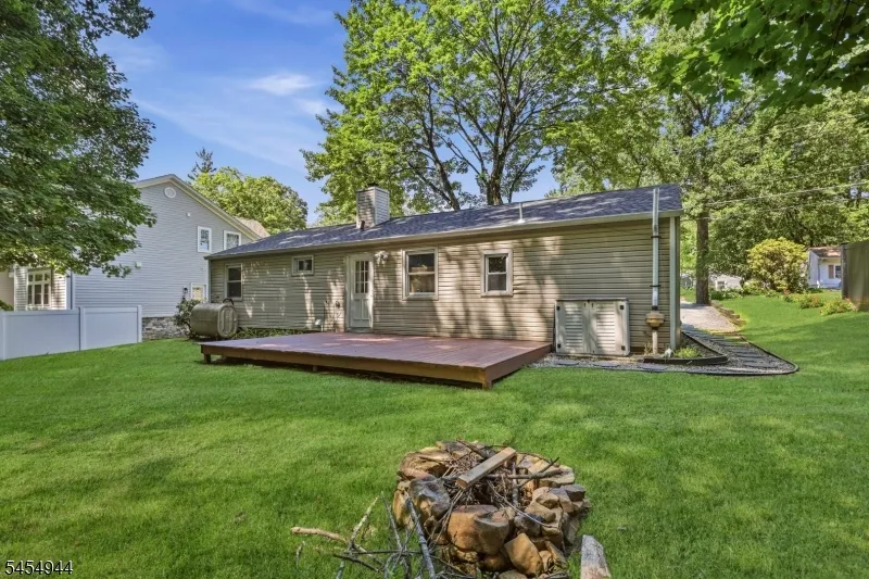 51 Memory Ln Denville, NJ 07834