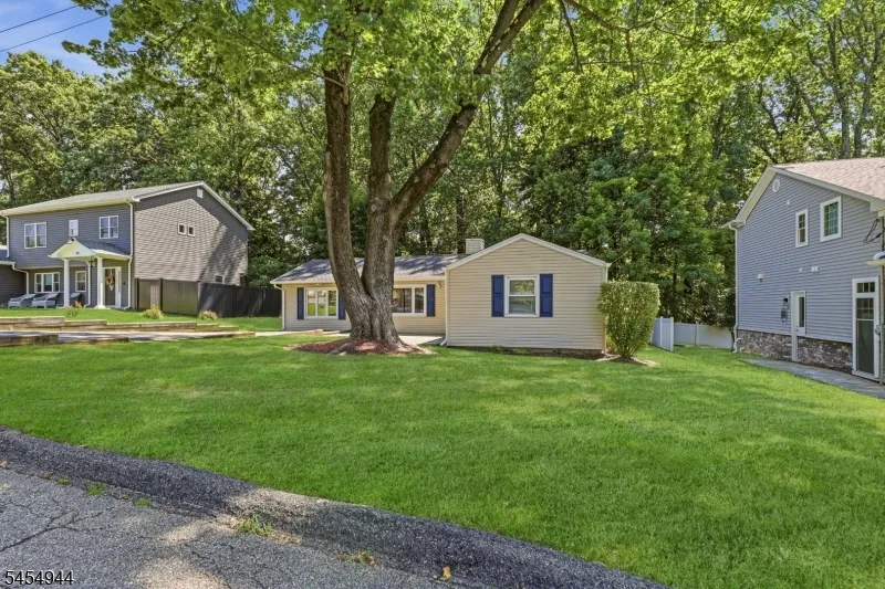 51 Memory Ln Denville, NJ 07834