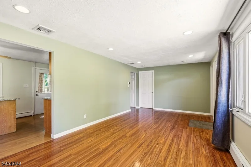 51 Memory Ln Denville, NJ 07834