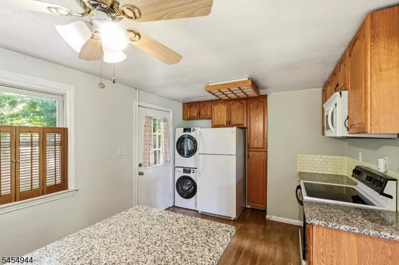 51 Memory Ln Denville, NJ 07834