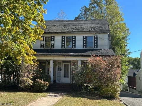 30 Walnut Ave