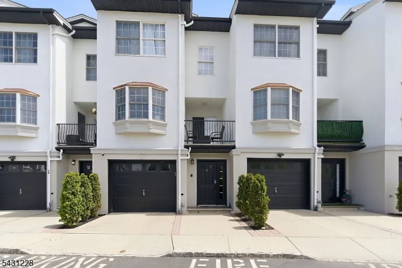7 Harbor Front Ct. Unit C7 #C7 Unit C7 Elizabeth City, NJ 07206