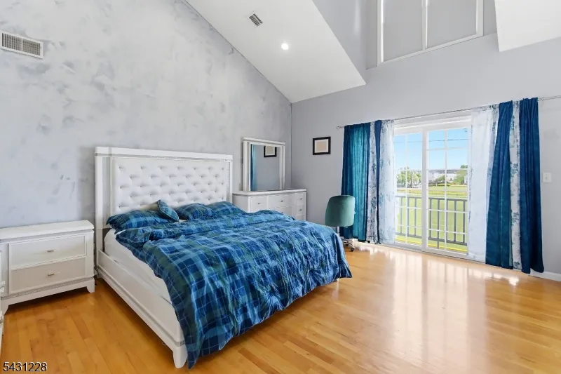 7 Harbor Front Ct. Unit C7 #C7 Unit C7 Elizabeth City, NJ 07206