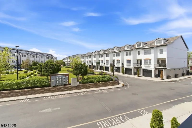 7 Harbor Front Ct. Unit C7 #C7 Unit C7 Elizabeth City, NJ 07206