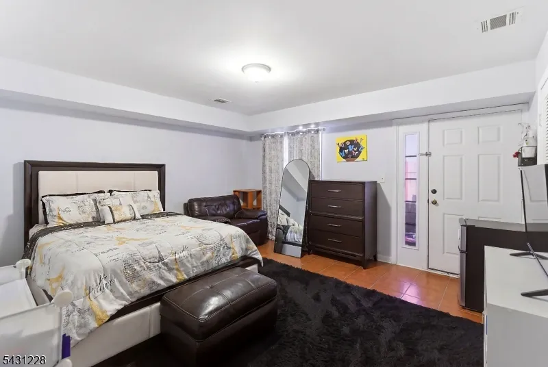 7 Harbor Front Ct. Unit C7 #C7 Unit C7 Elizabeth City, NJ 07206