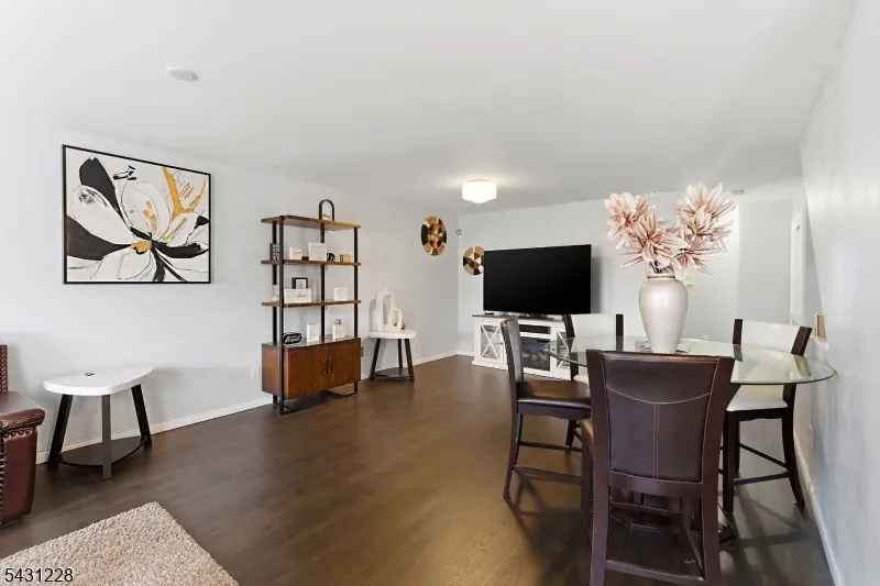 7 Harbor Front Ct. Unit C7 #C7 Unit C7 Elizabeth City, NJ 07206
