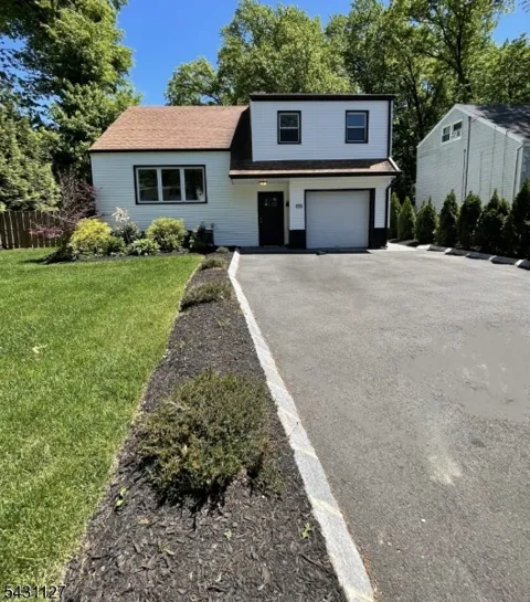 544 Mountain Ave