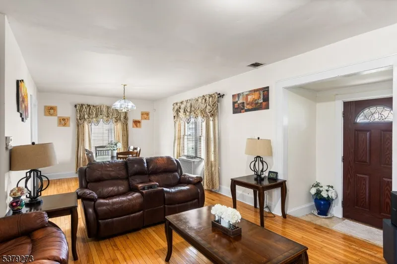 1648 Dill Ave Linden City, NJ 07036