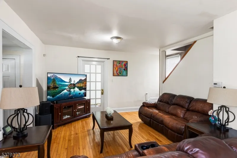 1648 Dill Ave Linden City, NJ 07036