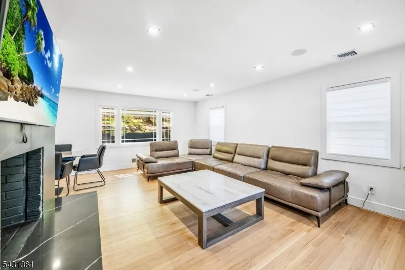 207 Degray St North Haledon, NJ 07508