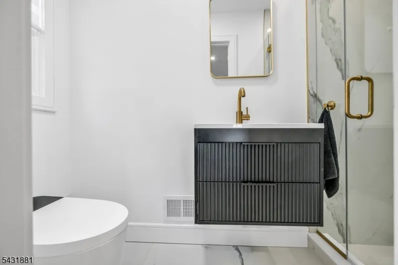 207 Degray St North Haledon, NJ 07508