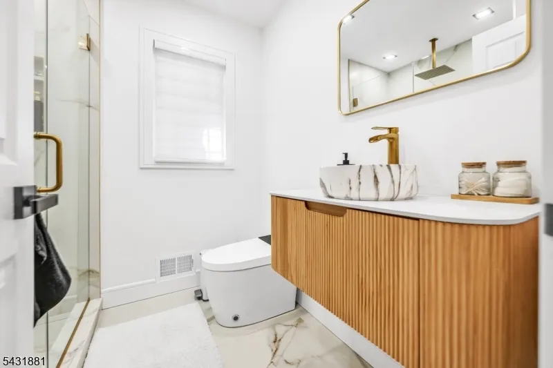 207 Degray St North Haledon, NJ 07508