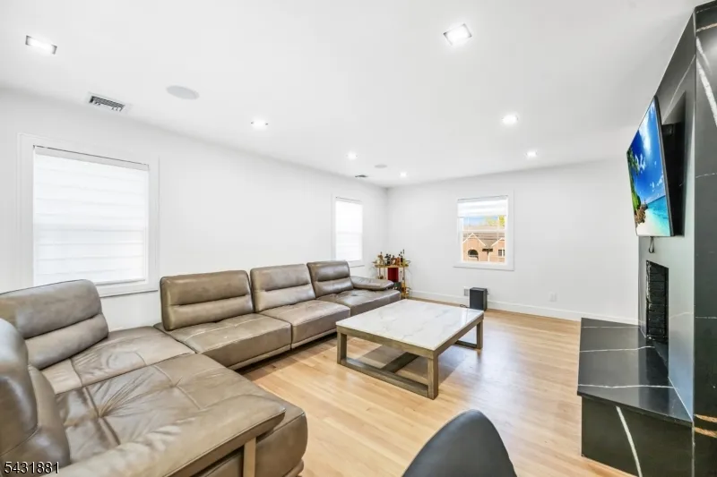 207 Degray St North Haledon, NJ 07508