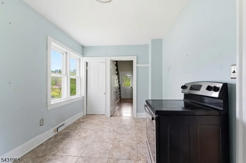 206 Race St Alexandria, NJ 08867