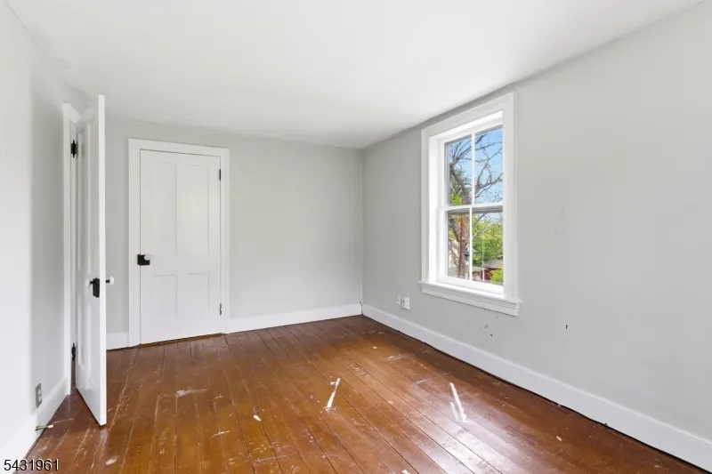 206 Race St Alexandria, NJ 08867