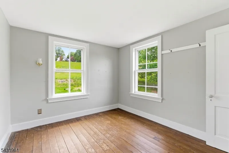 206 Race St Alexandria, NJ 08867