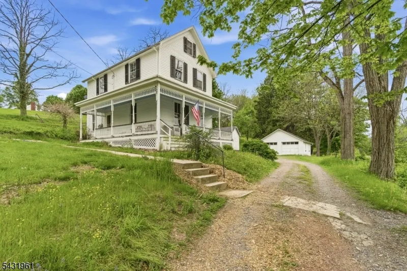 206 Race St Alexandria, NJ 08867