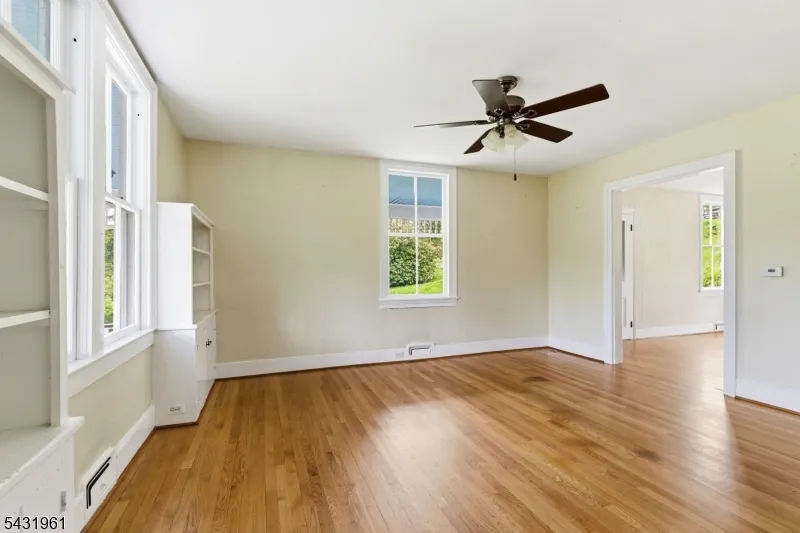 206 Race St Alexandria, NJ 08867