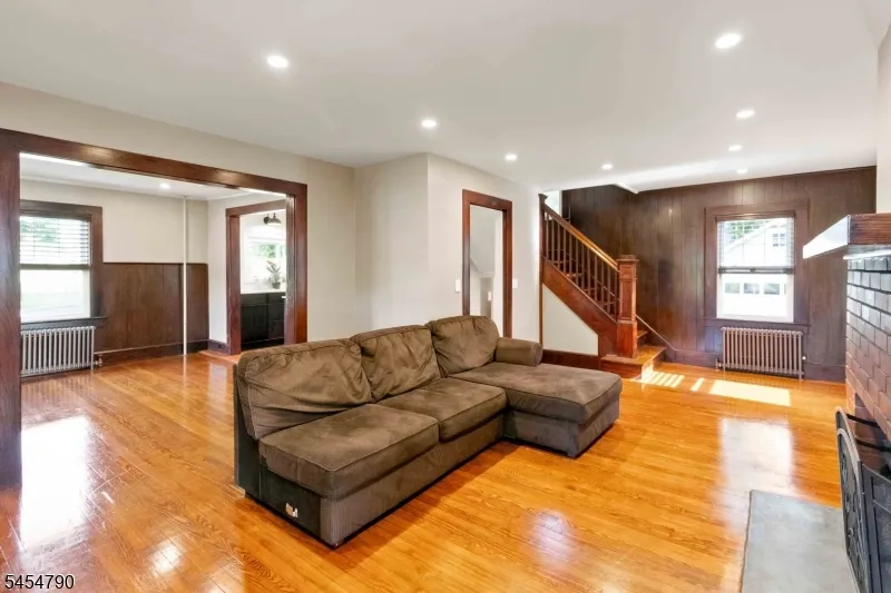 25 Rosedale Ave Morris Plains, NJ 07950