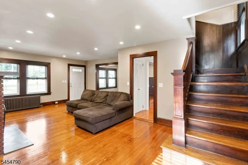 25 Rosedale Ave Morris Plains, NJ 07950