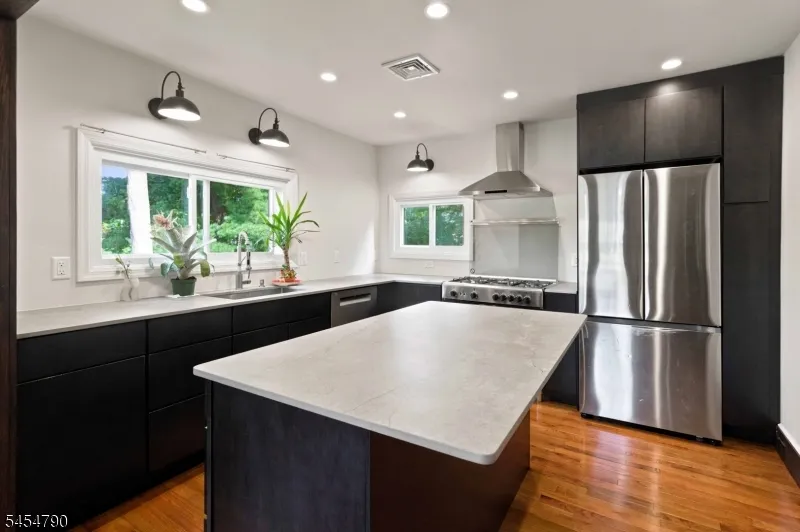 25 Rosedale Ave Morris Plains, NJ 07950