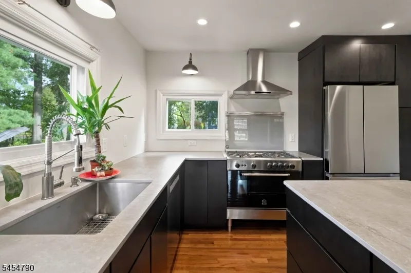 25 Rosedale Ave Morris Plains, NJ 07950