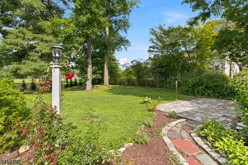 25 Rosedale Ave Morris Plains, NJ 07950