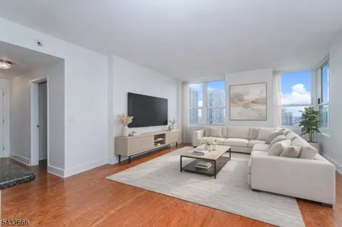 88 Morgan St #3701 Unit 3701