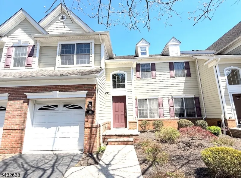 5 Magnolia Ln Cedar Grove, NJ 07009