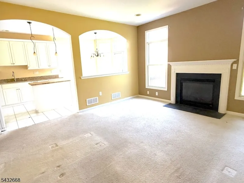 5 Magnolia Ln Cedar Grove, NJ 07009