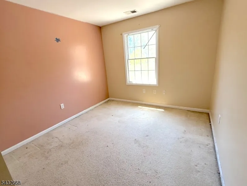 5 Magnolia Ln Cedar Grove, NJ 07009