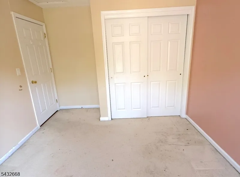 5 Magnolia Ln Cedar Grove, NJ 07009
