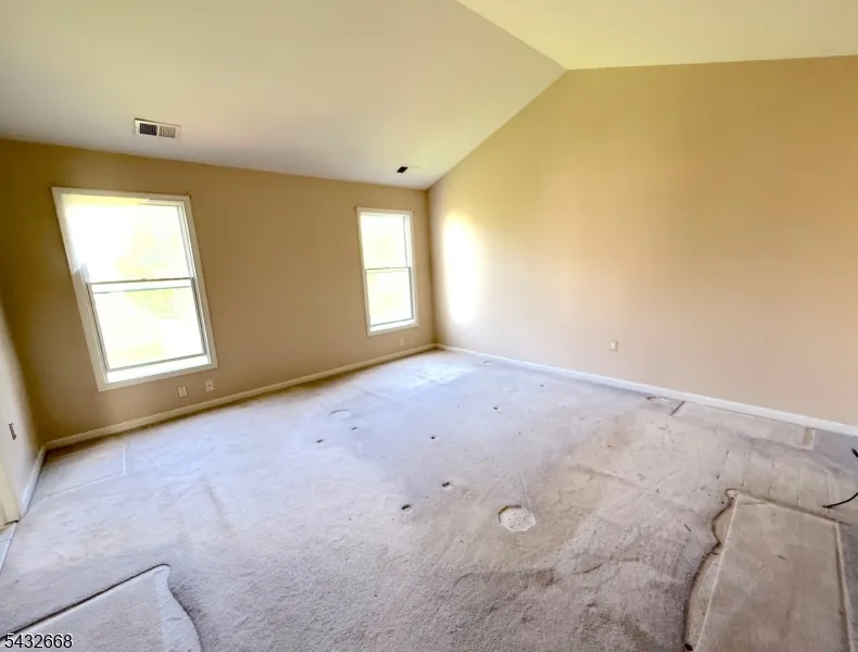 5 Magnolia Ln Cedar Grove, NJ 07009