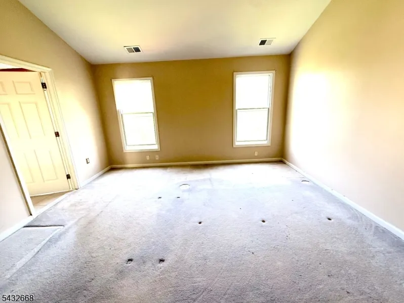 5 Magnolia Ln Cedar Grove, NJ 07009