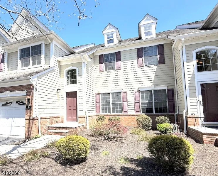5 Magnolia Ln Cedar Grove, NJ 07009