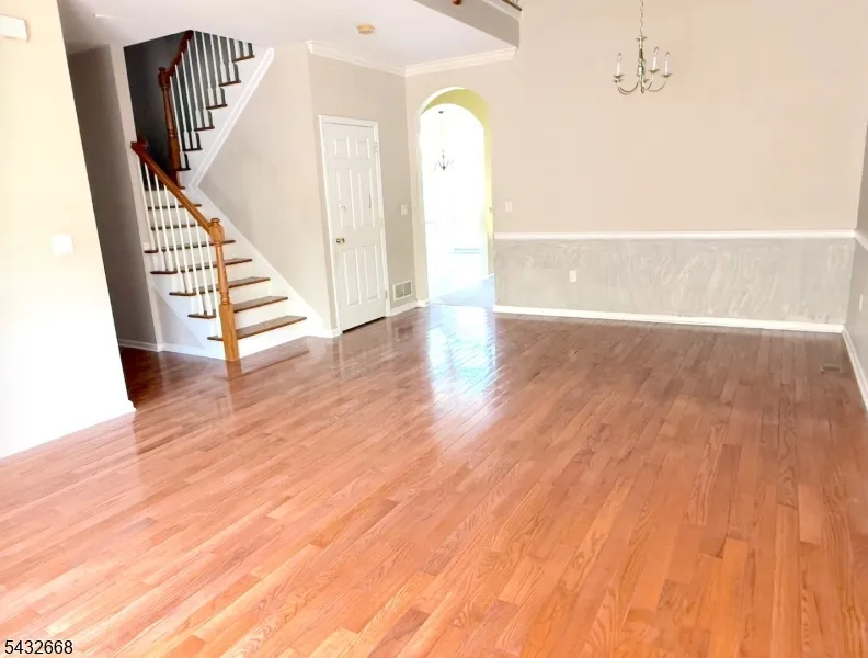 5 Magnolia Ln Cedar Grove, NJ 07009