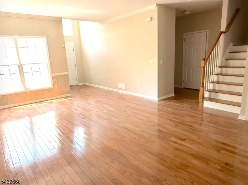 5 Magnolia Ln Cedar Grove, NJ 07009