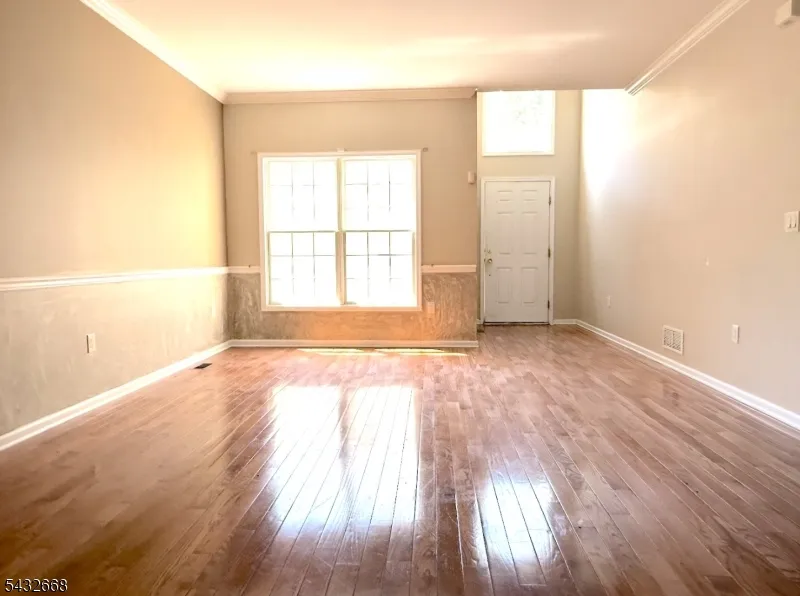 5 Magnolia Ln Cedar Grove, NJ 07009