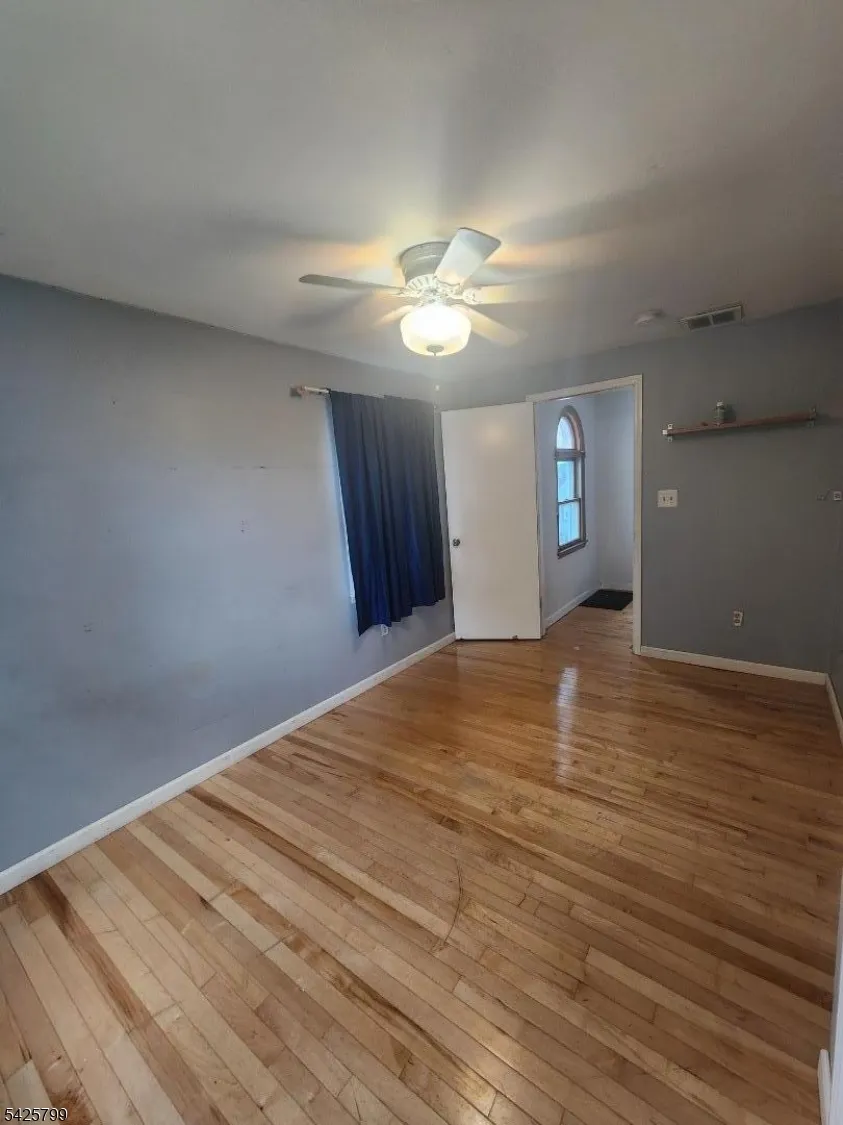 706 Keep St Linden City, NJ 07036