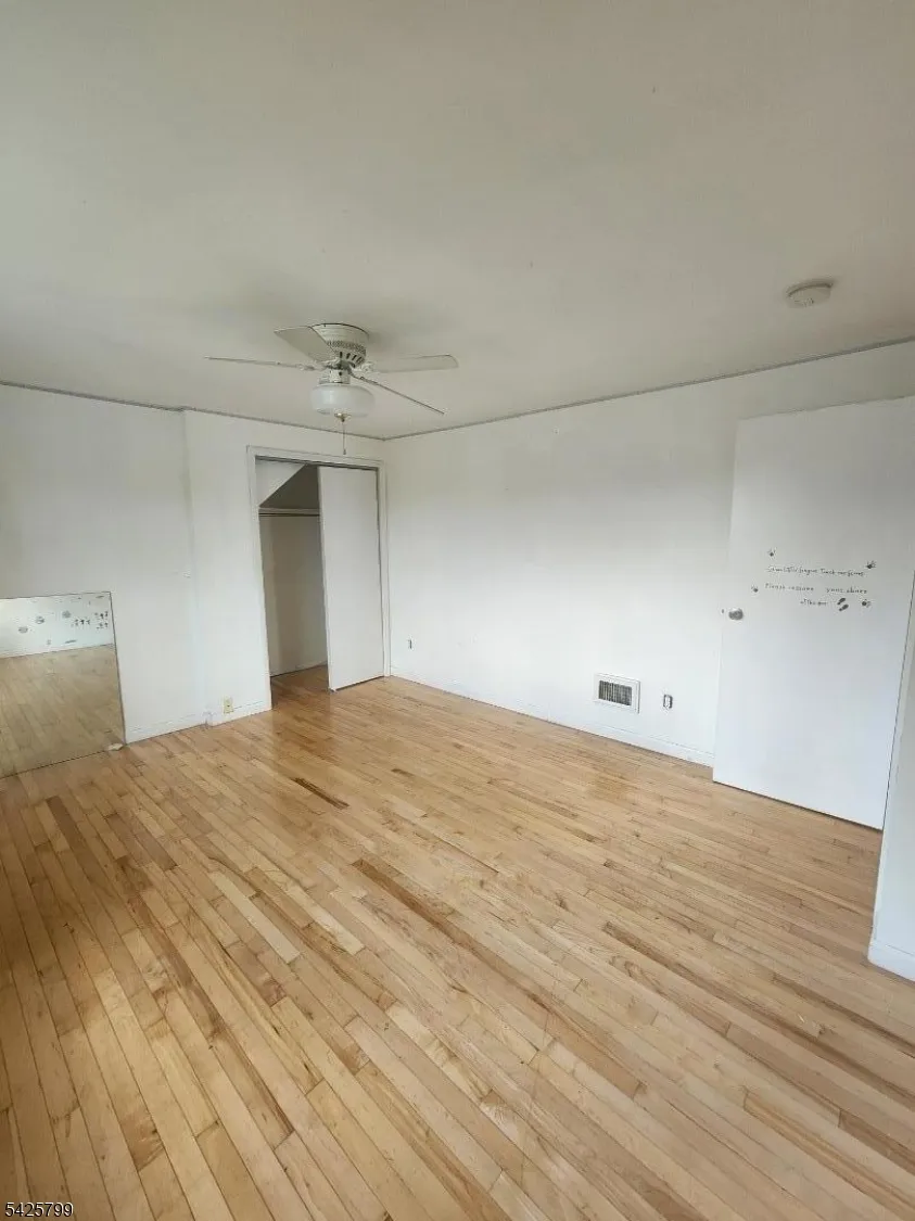 706 Keep St Linden City, NJ 07036