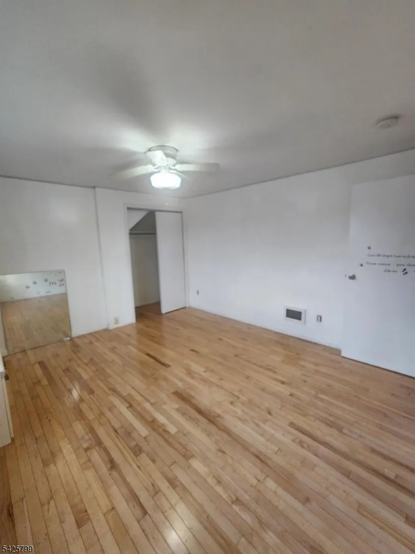 706 Keep St Linden City, NJ 07036