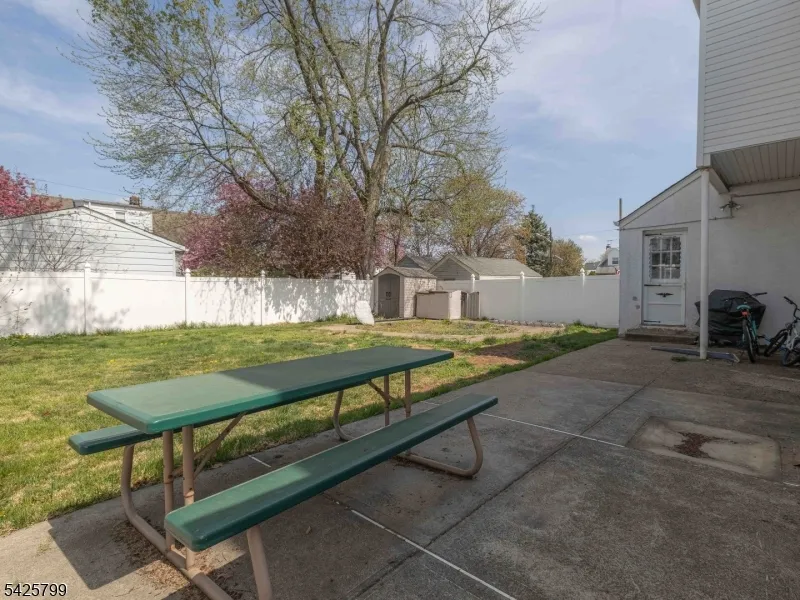 706 Keep St Linden City, NJ 07036