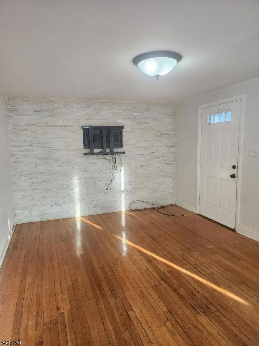 706 Keep St Linden City, NJ 07036