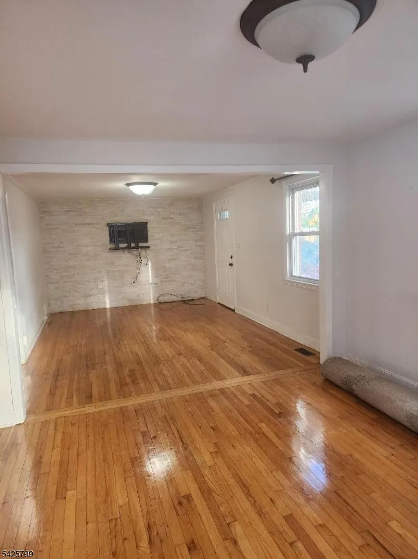 706 Keep St Linden City, NJ 07036