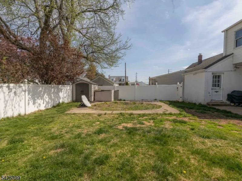 706 Keep St Linden City, NJ 07036