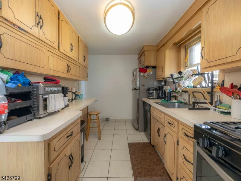 706 Keep St Linden City, NJ 07036